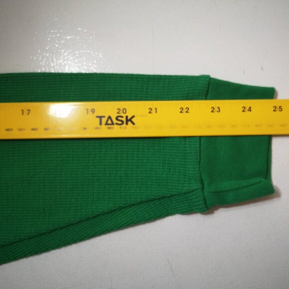 Dec. 25th Ladies Size XL Green Holiday Themed Straight Fit Sleep Shirt - Picture 7 of 8